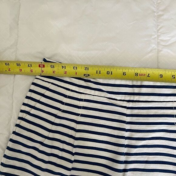 J Crew stripped Shorts - Picture 3 of 7